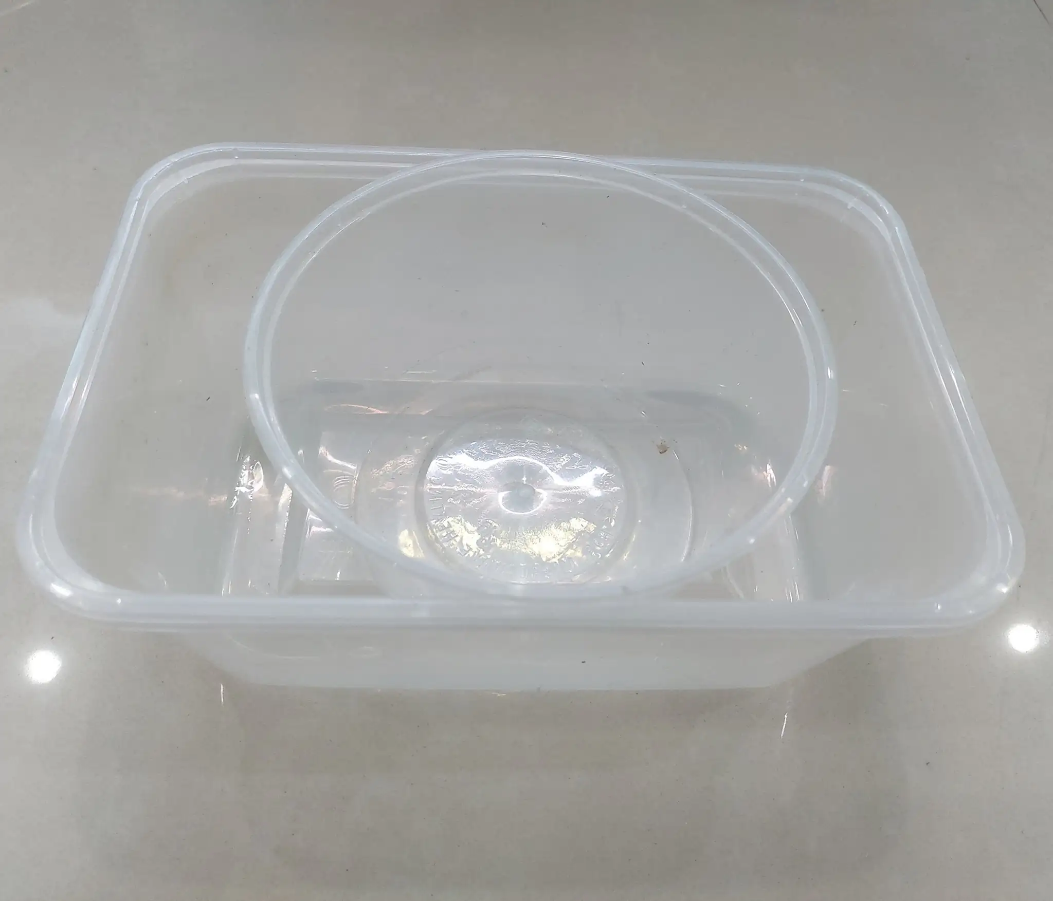 What Essential Aquascaping Toolkit do famous aquascaper Josh Sim use?