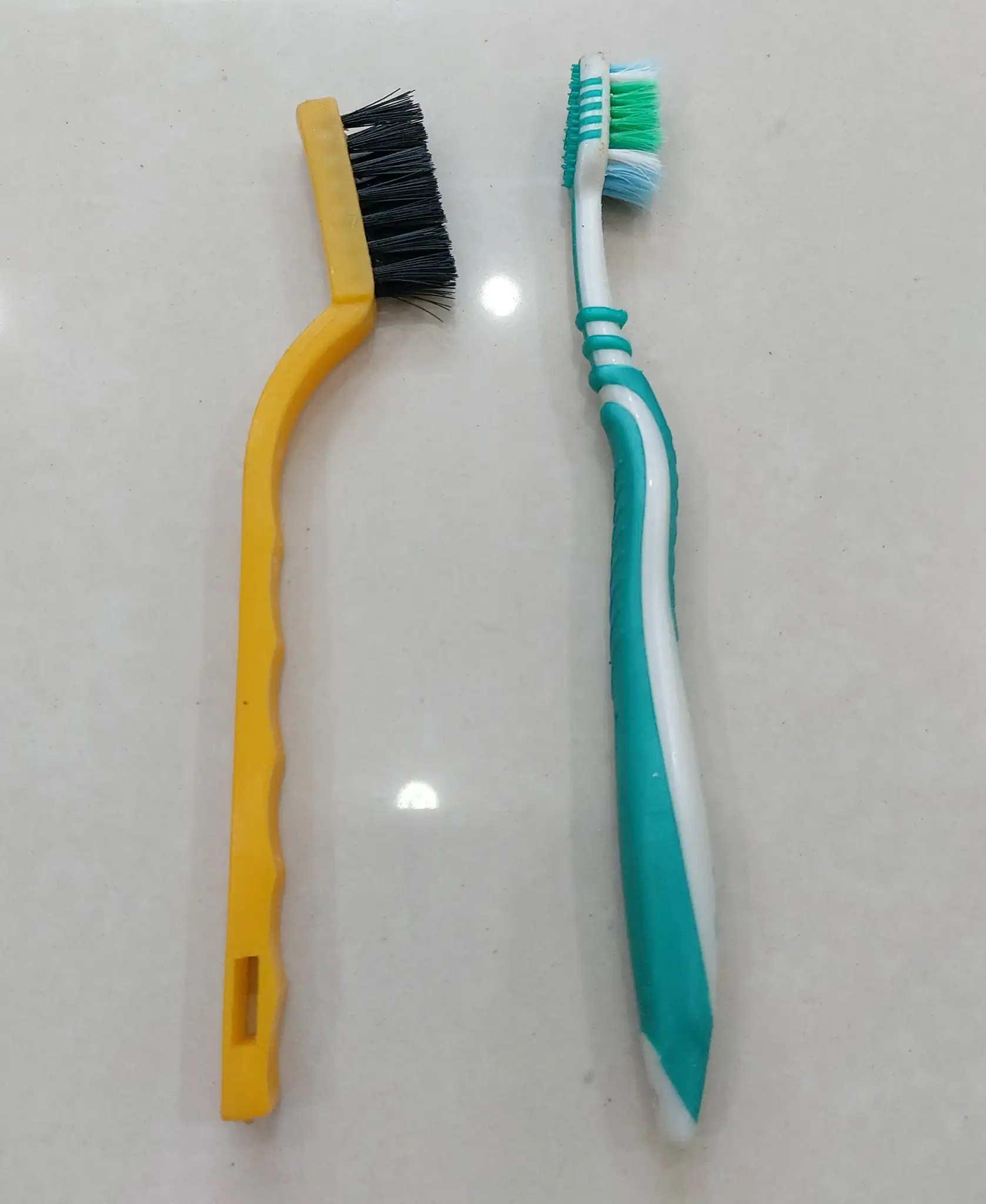 What Essential Aquascaping Toolkit do famous aquascaper Josh Sim use?