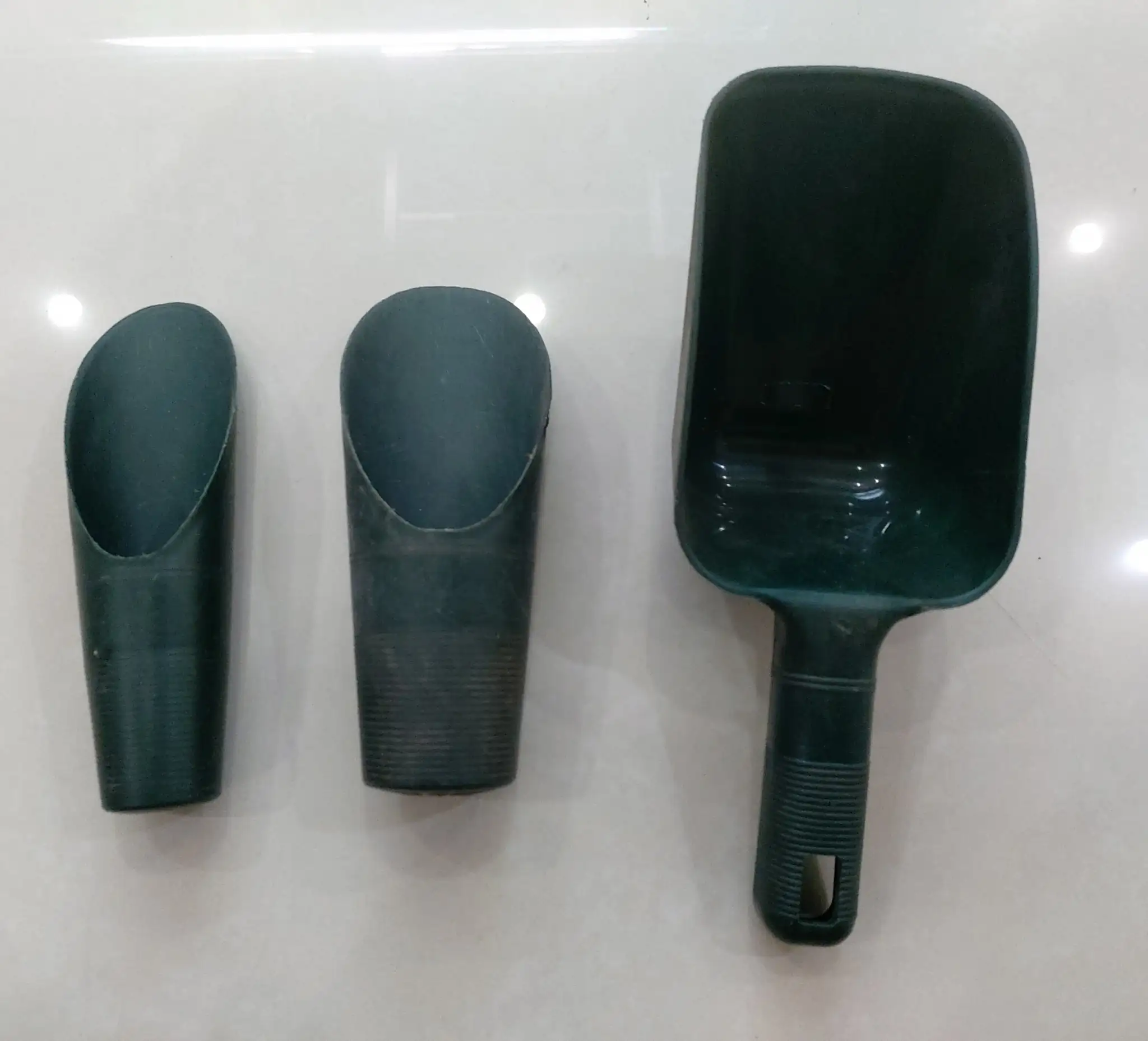What Essential Aquascaping Toolkit do famous aquascaper Josh Sim use?